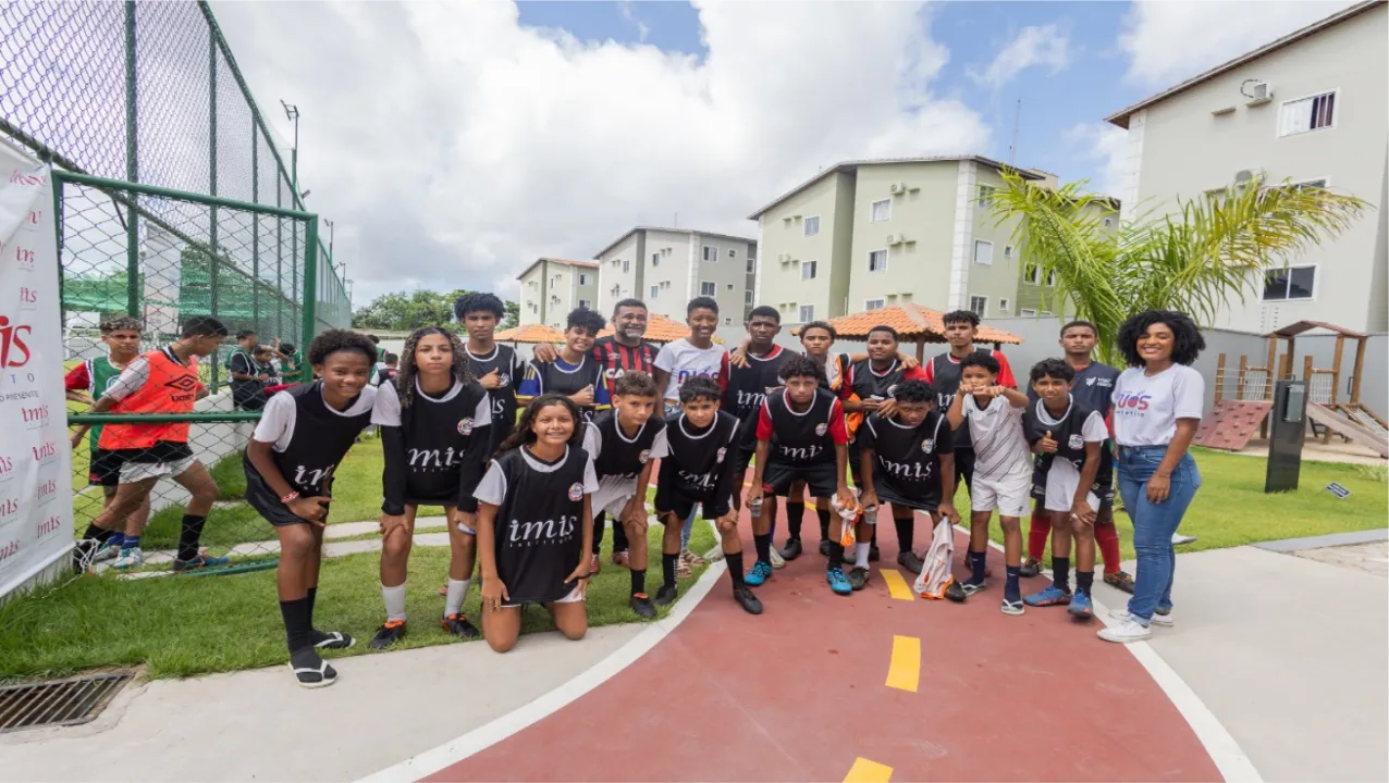 Projeto Esporte é Vida - Escolinha de Futebol
